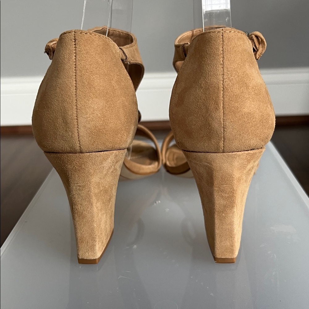 Tahari Norma Block Heel Sandals - Picture 6 of 12